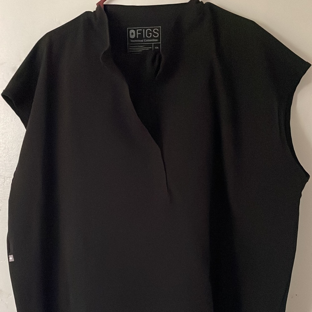 Figs 2xl Rafael top & xl kade bottoms